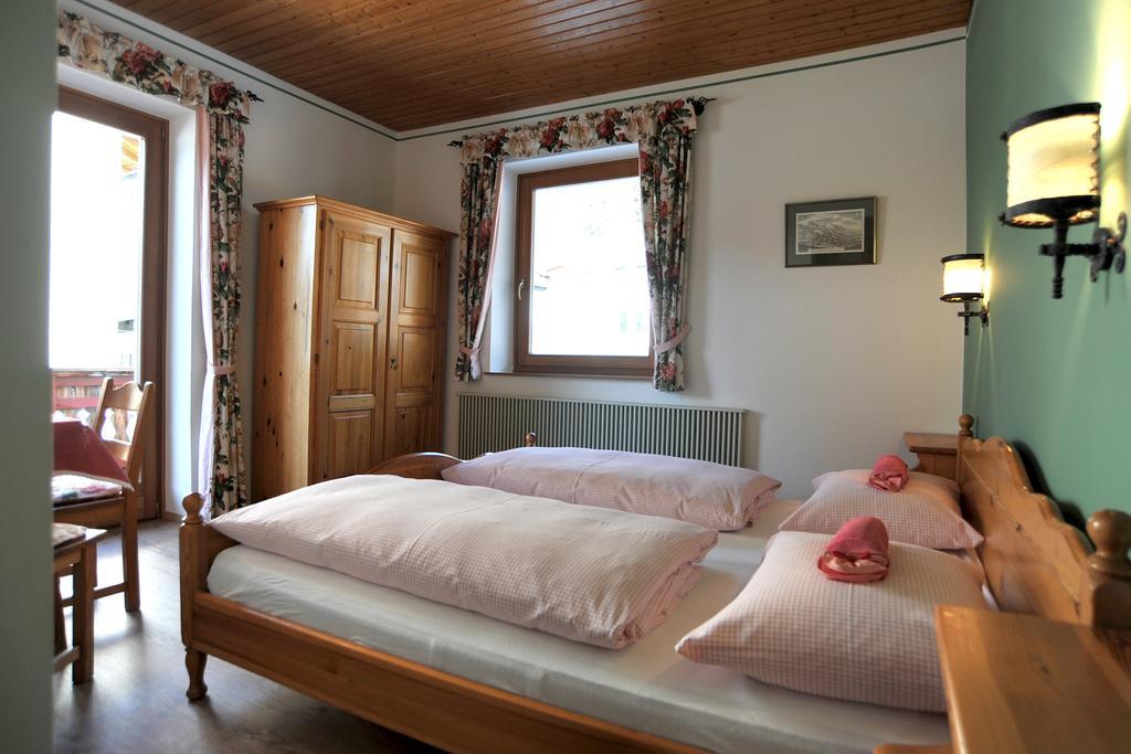 Haus Am Muehlbach Hotel Weissensee Room photo